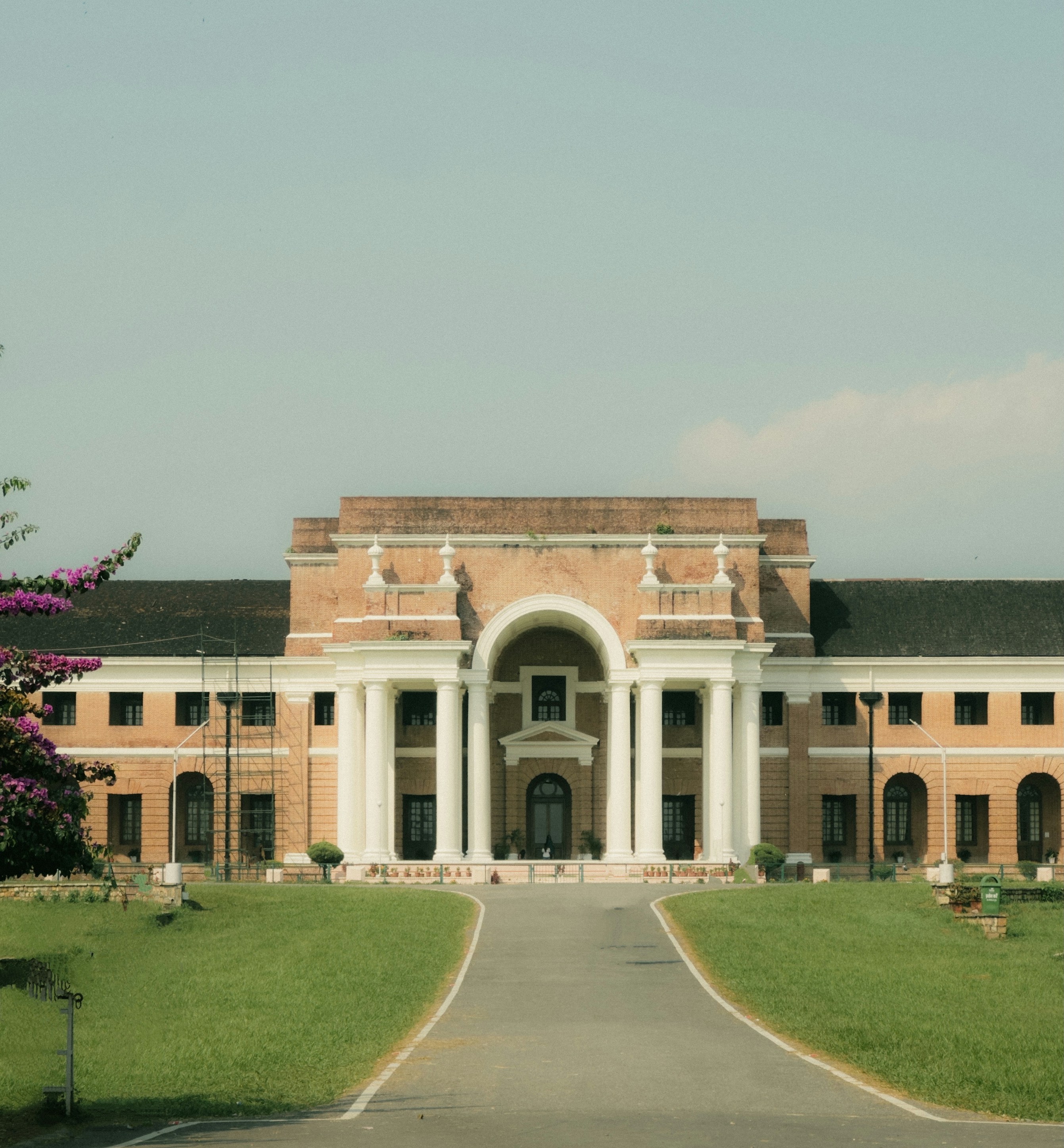 Government building for institutional recognition